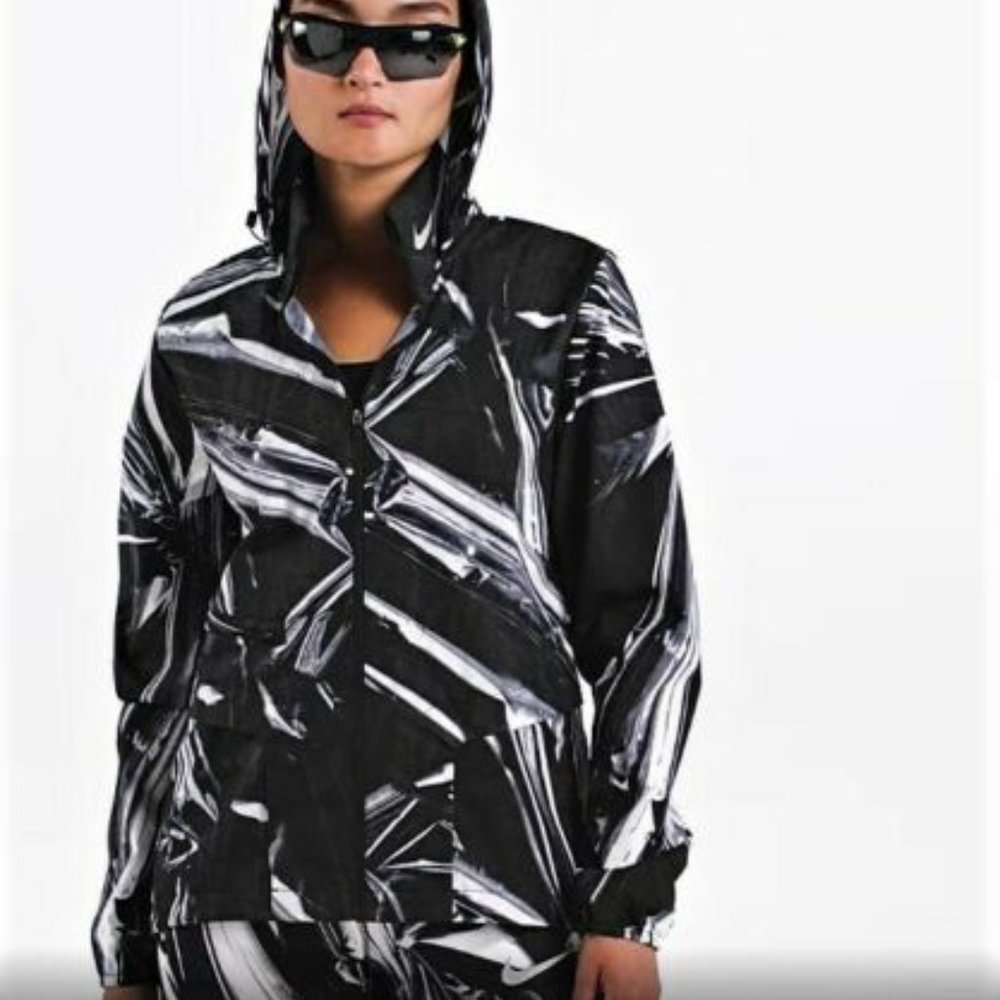 Nike Shield Full-Zip Running Jacket Hood Ghost Flash Reflective Size  XL $150 - Picture 2 of 13